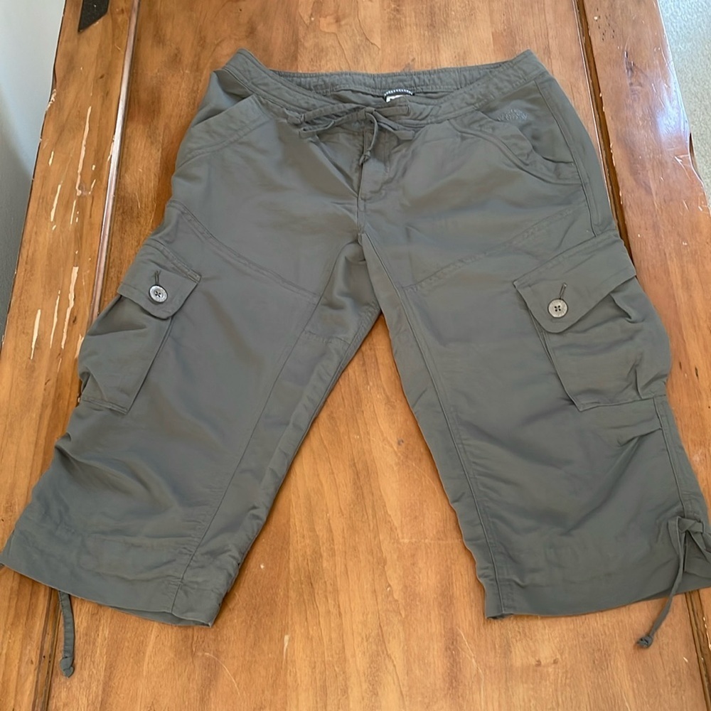 The North Face Nylon Cargo Capri Pants Size 10